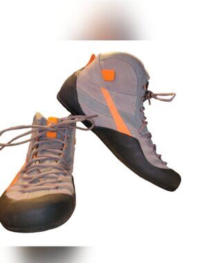 Puma Men's High Top Sneakers Size 7.5/ Women's 9 Gray Orange Techwear Gorpcore